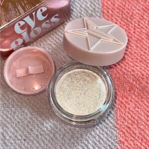 Jeffree Star Eyeshadow in Shimmery Champagne Gold